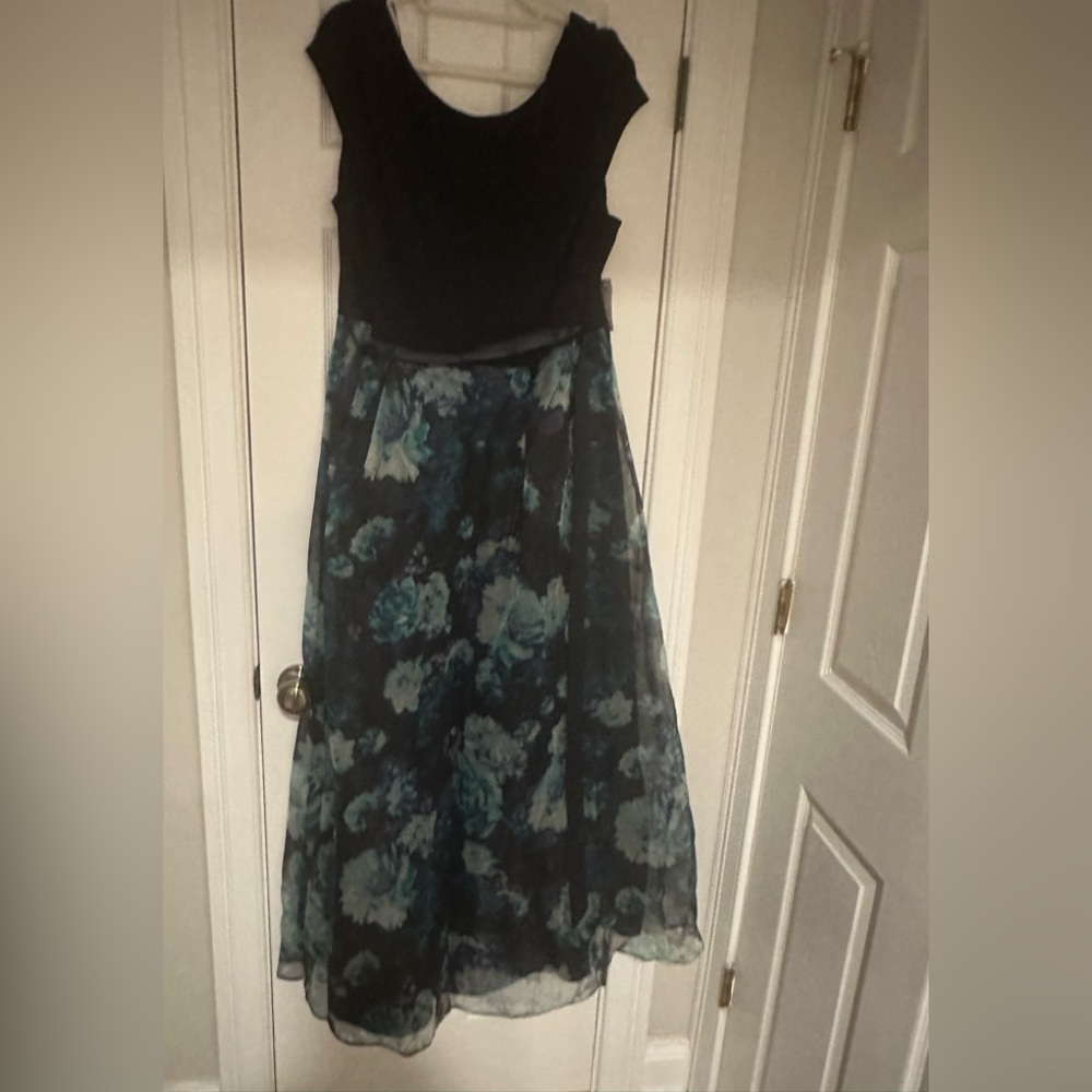 SLNY Navy and Teal Floral Maxi Dress - Picture 5 of 6